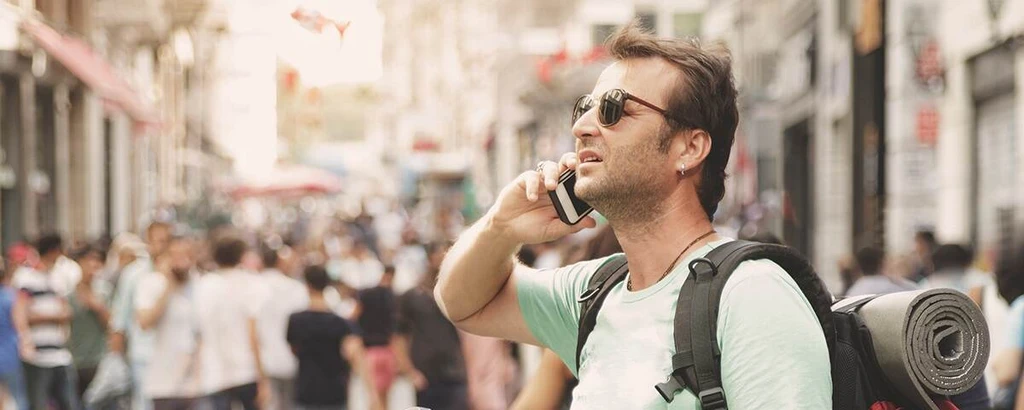 article-service-provider-man-phone-street-1200x480.jpg 