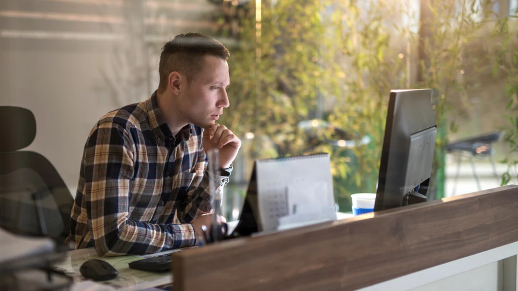  techwebinars-manwithcomputer-1200X675.jpg 