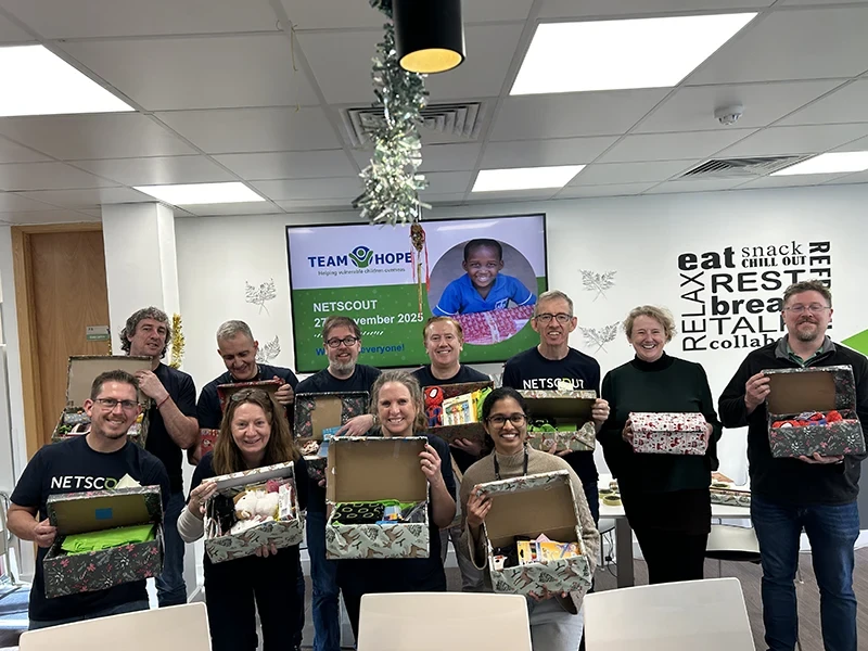NETSCOUT employees volunteering at Team Hope