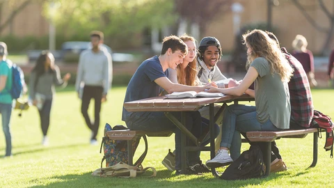 ECS_175_EN-1801-US_University_Adds-Smart-Visibility